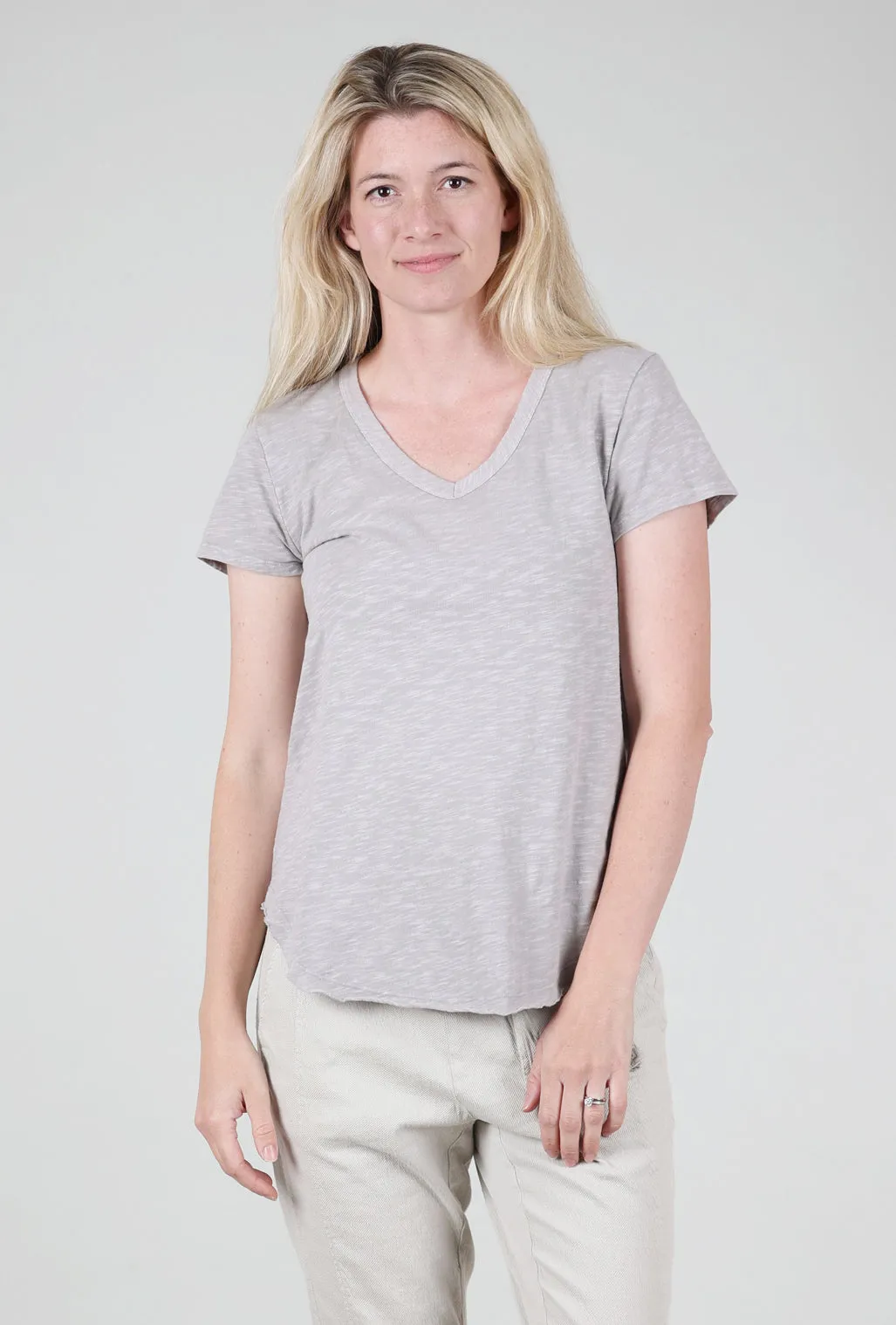 Curve Hem Vee Tee, Gray Harbor